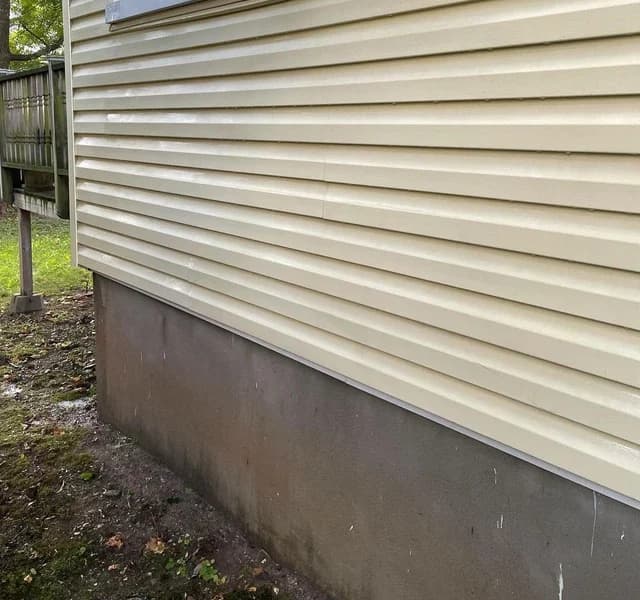 After — House exterior cleaning before and after in Niagara-on-the-Lake