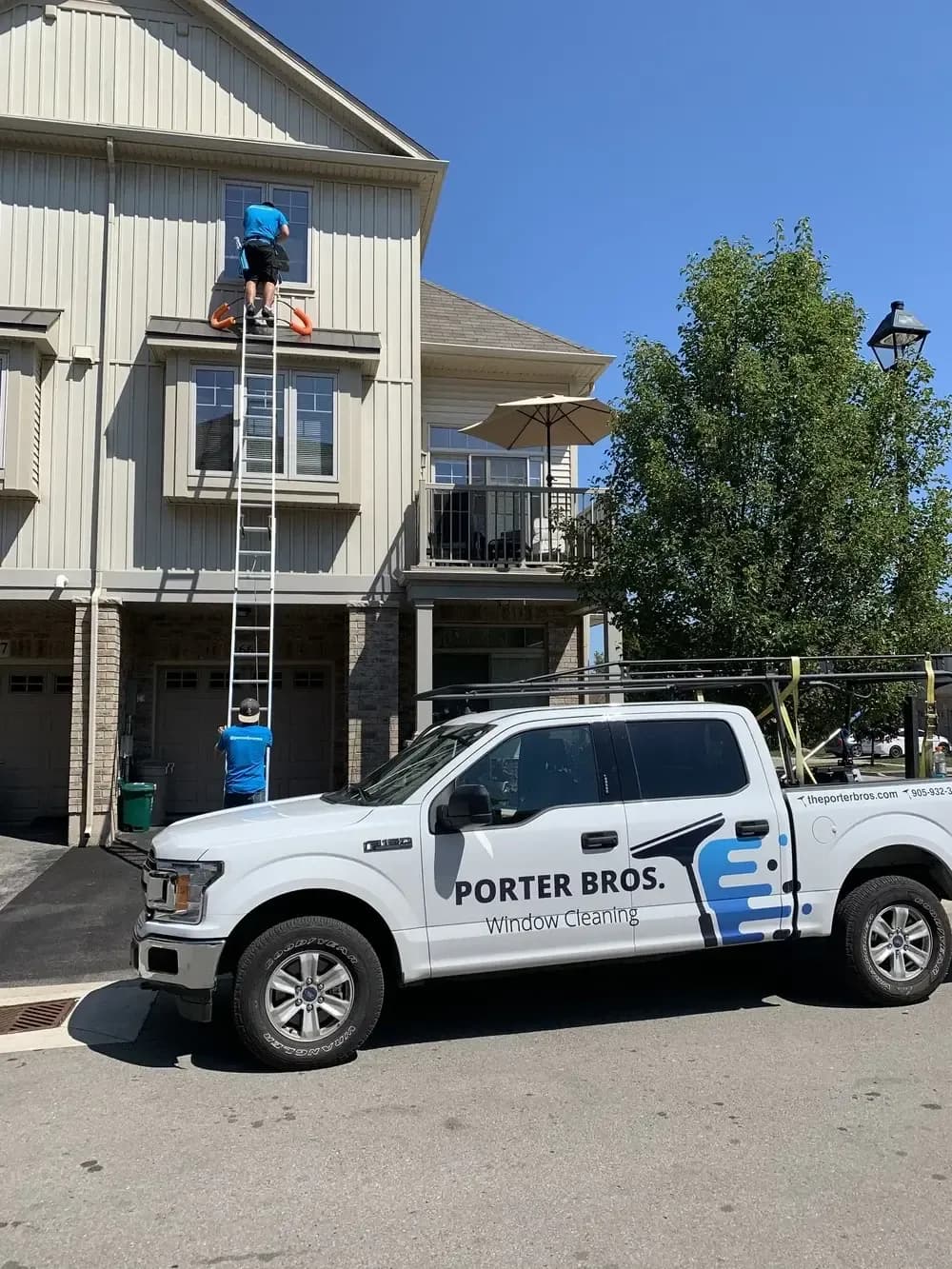 Professional window cleaning service in Hamilton